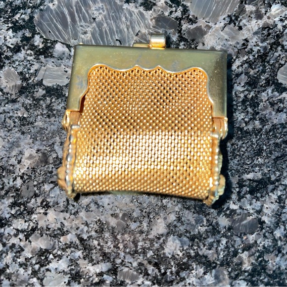 Antique Vintage Gold Tone Metal Mesh Purse Coin Change 1.5x1.5” Mini Pill - Picture 3 of 7